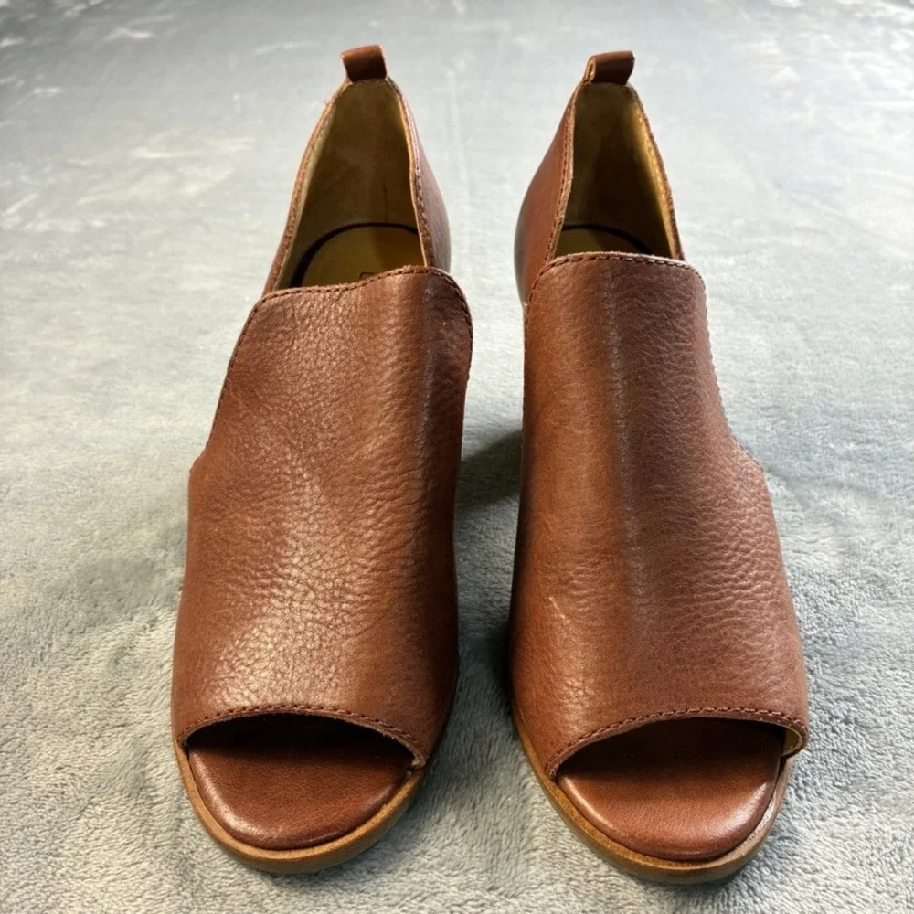 Lucky Brand Junai Brown Leather Peep Toe Cutout 3" Block Heel Booties Size 7M - Picture 10 of 16